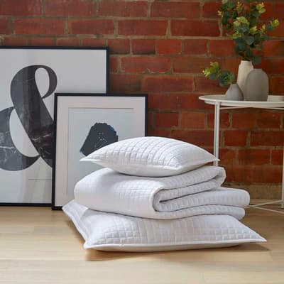 Metropolitan White Bedding