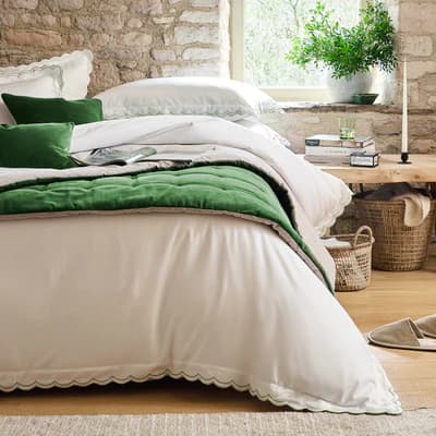 Scallop Bedding - Lifestyle Look
